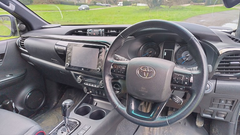 IMG HDR Toyota Hilux