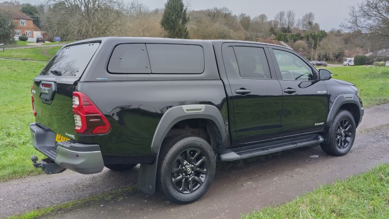 IMG HDR Toyota Hilux